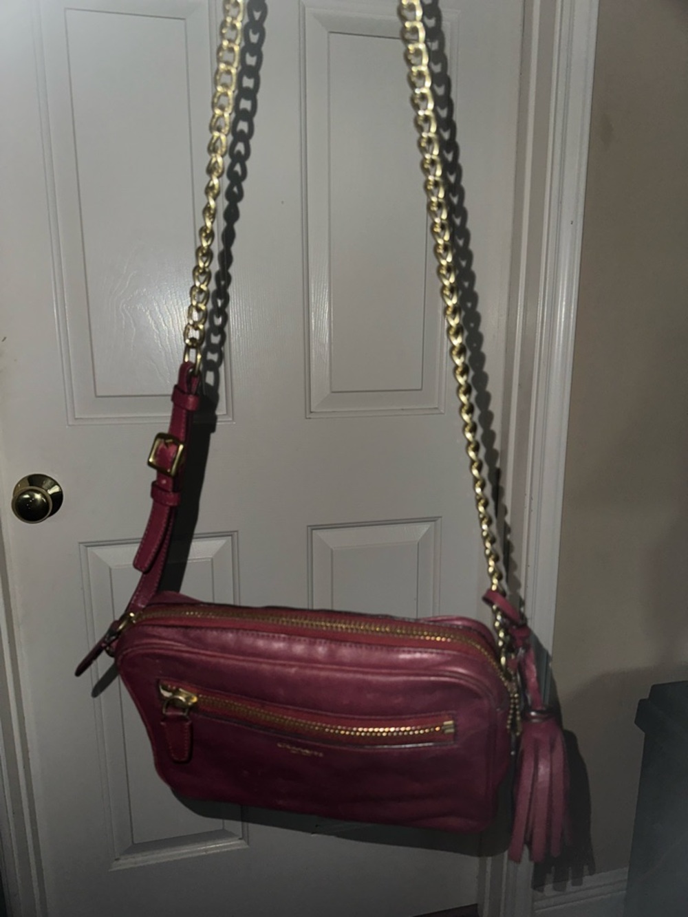 Coach Pink Leather Crossbody Bag with Gold Chain Strap - Picture 3 of 6